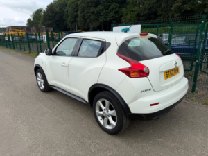 2012 Nissan Juke 1.6 Acenta SUV 5dr Petrol Manual Euro 5 (s/s) (117 Ps) in White — image 4