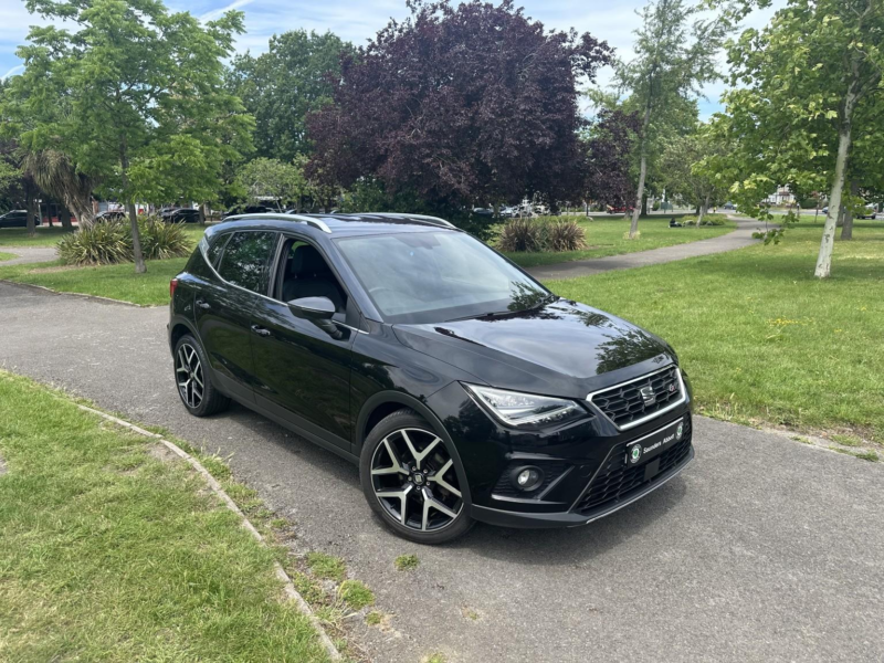 2019 SEAT Arona 1.0 Tsi Fr Sport in Black — image 1