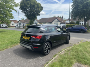 2019 SEAT Arona 1.0 Tsi Fr Sport in Black — image 4