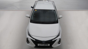 2021 Toyota Prius 1.8 Vvt 8.8kwh Business Edition Plus Hatchback 5dr Petrol Plug-In Hybrid CVT Euro 6 (s/s) (122 Ps) in White — image 2