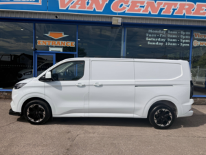 2023 Ford Transit Custom 2.0 300 Ecoblue Leader Panel Van 5dr Diesel Manual L2 H1 Euro 6 110 Ps in White — image 3