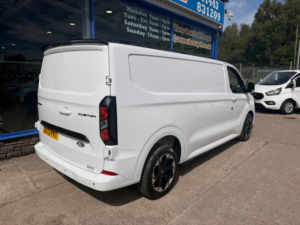 2023 Ford Transit Custom 2.0 300 Ecoblue Leader Panel Van 5dr Diesel Manual L2 H1 Euro 6 110 Ps in White — image 6