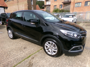 2016 Renault Captur 1.5 Dynamique Nav Dci 90 in Black — image 2