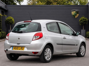 2010 Renault Clio 1.2 Tce I-Music Euro 5 3dr in Silver — image 5