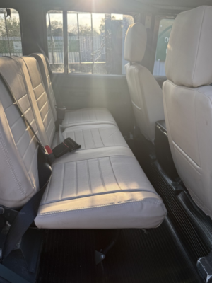 1997 Land Rover Defender 110 2.5 300tdi 110 County*bargain*nice Refurb*great Chassis*usa Exportable in Green — image 4