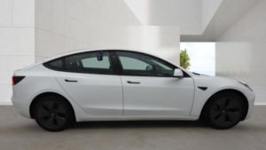 2022 Tesla Model 3 (dual Motor) Long Range Saloon 4dr Electric Auto 4wde (346 Ps) in White — image 5