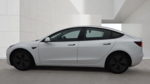 2022 Tesla Model 3 (dual Motor) Long Range Saloon 4dr Electric Auto 4wde (346 Ps) in White — image 6
