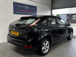 2011 Ford Focus 1.6 Zetec in Black — image 4