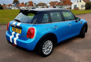 2016 MINI Hatch 1.5 5-Door Hatch Cooper in Blue — image 2