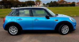 2016 MINI Hatch 1.5 5-Door Hatch Cooper in Blue — image 3