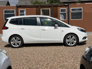 2018 Vauxhall Zafira Tourer 1.4i Turbo Sri Nav Euro 6 5dr in White — image 5