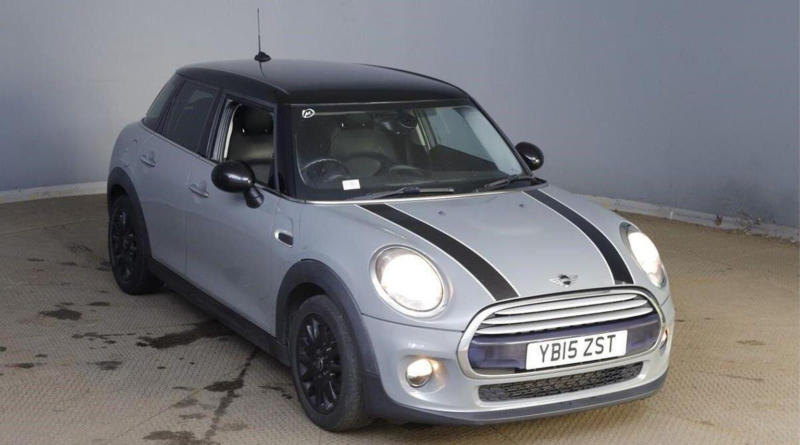 2015 MINI Hatch 1.5 Cooper Euro 6 (s/s) 5dr in Grey — image 1