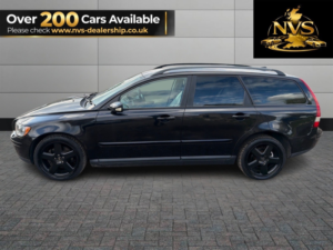 2005 Volvo V50 2.0 D Se in Black — image 4