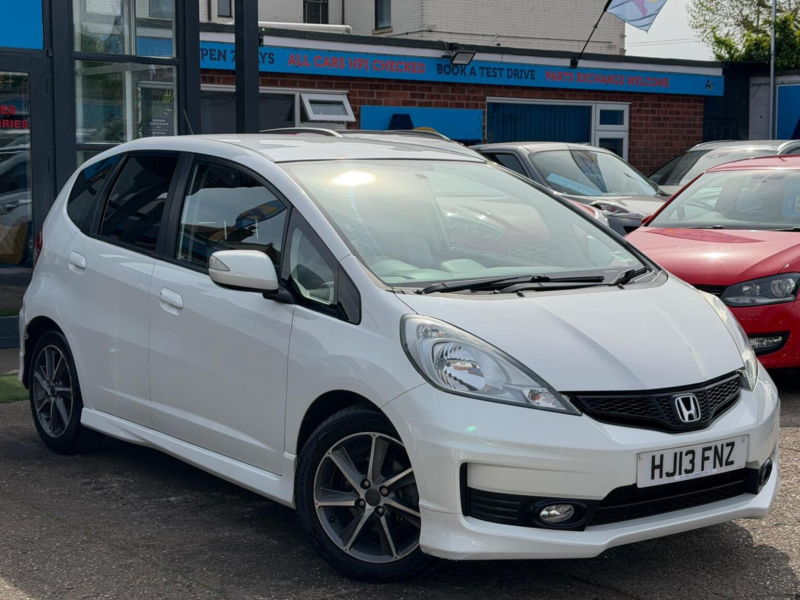 2013 Honda Jazz 1.4 I-Vtec Si-T Euro 5 5dr in White — image 1