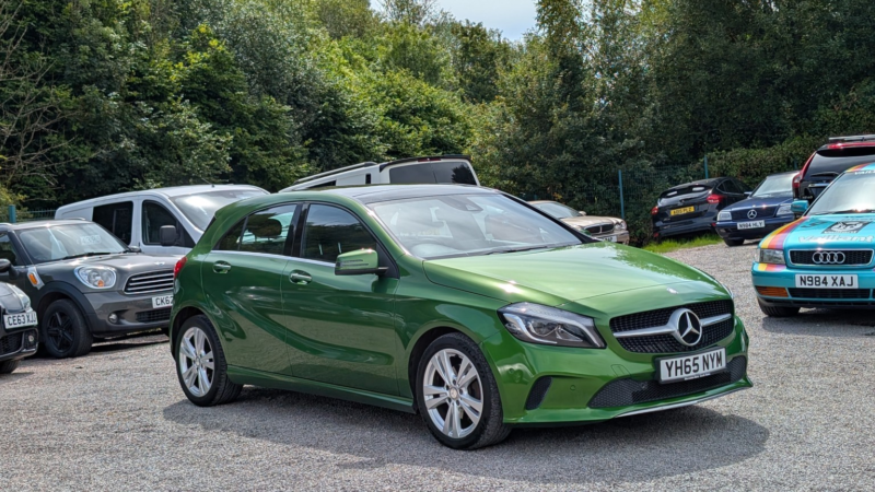 2015 Mercedes-Benz A Class 2.1 A200d Sport in Green — image 1