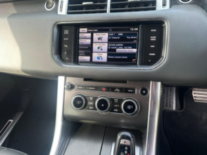2013 Land Rover Range Rover Sport 3.0 Sd V6 Hse in Black — image 4