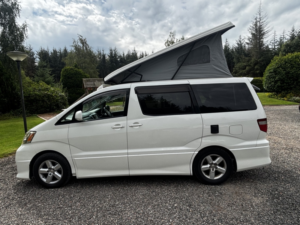 2005 Toyota Alphard