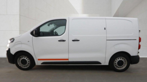 2022 Vauxhall Vivaro Electric 3100 75kwh Dynamic Auto L1 H1 6dr (7.4kw Charger) in White — image 2