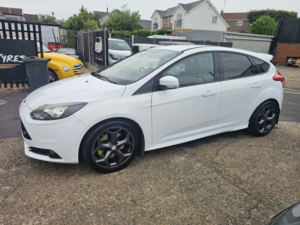 2013 Ford Focus 2.0 T Ecoboost St-2 in White — image 5