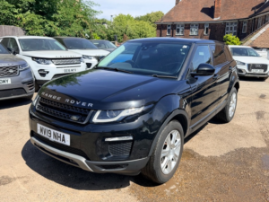 2019 Land Rover Range Rover Evoque Ed4 Se Tech in Black — image 3