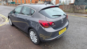 2013 Vauxhall Astra 1.6 16v Elite Euro 5 5dr in Grey — image 4