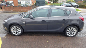 2013 Vauxhall Astra 1.6 16v Elite Euro 5 5dr in Grey — image 5
