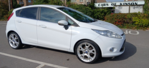 2012 Ford Fiesta 1.6 Titanium in White — image 2