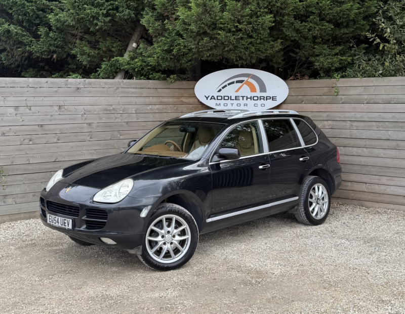 2005 Porsche Cayenne 3.2 V6 in Black — image 1