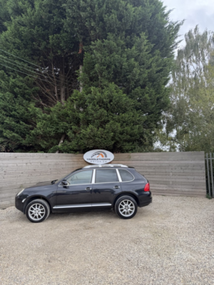 2005 Porsche Cayenne 3.2 V6 in Black — image 3
