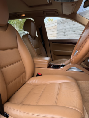 2005 Porsche Cayenne 3.2 V6 in Black — image 6