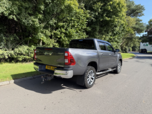 2019 Toyota Hilux 2.4 D-4d Invincible X in Grey — image 3