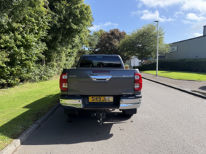 2019 Toyota Hilux 2.4 D-4d Invincible X in Grey — image 4