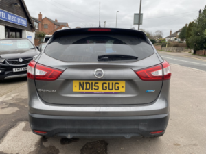 2015 Nissan Qashqai 1.5 Dci N-Tec+ * Panoramic Roof * Privacy Glass * £20 Road Tax * Rear Camera * Sat Nav * in Grey — image 2