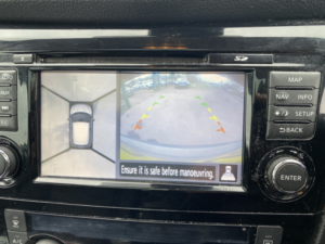 2015 Nissan Qashqai 1.5 Dci N-Tec+ * Panoramic Roof * Privacy Glass * £20 Road Tax * Rear Camera * Sat Nav * in Grey — image 4