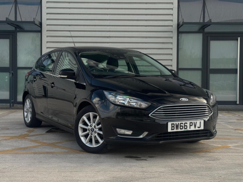 2016 Ford Focus 1.0t Ecoboost Titanium Euro 6 (s/s) 5dr in Black — image 1