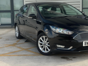 2016 Ford Focus 1.0t Ecoboost Titanium Euro 6 (s/s) 5dr in Black — image 3