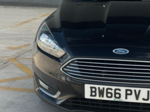 2016 Ford Focus 1.0t Ecoboost Titanium Euro 6 (s/s) 5dr in Black — image 6