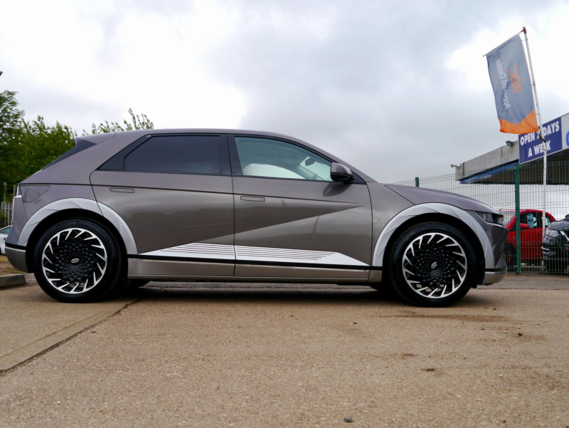 2022 Hyundai Ioniq 5 73kwh Ultimate Hatchback 5dr Electric Auto AWD (305 Ps) in Grey — image 1
