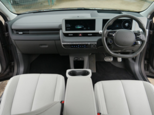 2022 Hyundai Ioniq 5 73kwh Ultimate Hatchback 5dr Electric Auto AWD (305 Ps) in Grey — image 2