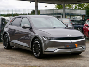 2022 Hyundai Ioniq 5 73kwh Ultimate Hatchback 5dr Electric Auto AWD (305 Ps) in Grey — image 4