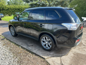 2014 Mitsubishi Outlander 2.2 Di-D Gx3 in Black — image 3