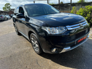 2014 Mitsubishi Outlander 2.2 Di-D Gx3 in Black — image 4