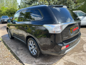 2014 Mitsubishi Outlander 2.2 Di-D Gx3 in Black — image 6