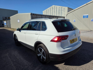 2018 Volkswagen Tiguan 2.0 Tdi Se Navigation DSG 4motion Euro 6 (s/s) 5dr in White — image 4