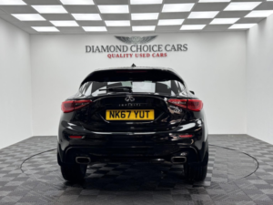 2017 Infiniti Q30 1.6 T Premium Intouch in Black — image 5