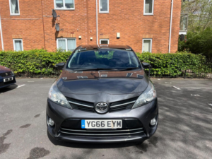 2016 Toyota Verso 1.6 D-4d Design Euro 6 (s/s) 5dr (7 Seat) in Grey — image 2