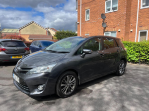 2016 Toyota Verso 1.6 D-4d Design Euro 6 (s/s) 5dr (7 Seat) in Grey — image 3