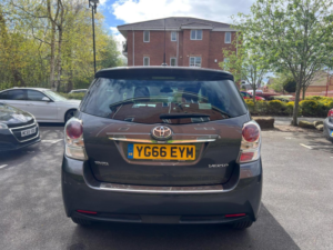 2016 Toyota Verso 1.6 D-4d Design Euro 6 (s/s) 5dr (7 Seat) in Grey — image 6