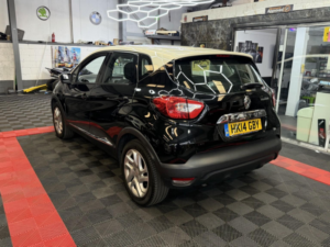 2014 Renault Captur 0.9 Dynamique Medianav Tce 90 Stop & Start in Black — image 3