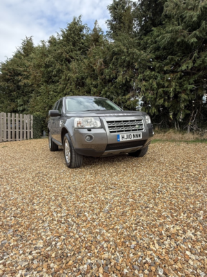 2010 Land Rover Freelander 2 2.2 Td4e Gs in Grey — image 2